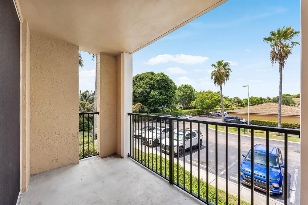 167 Yacht Club Way #205 Hypoluxo, FL 33462