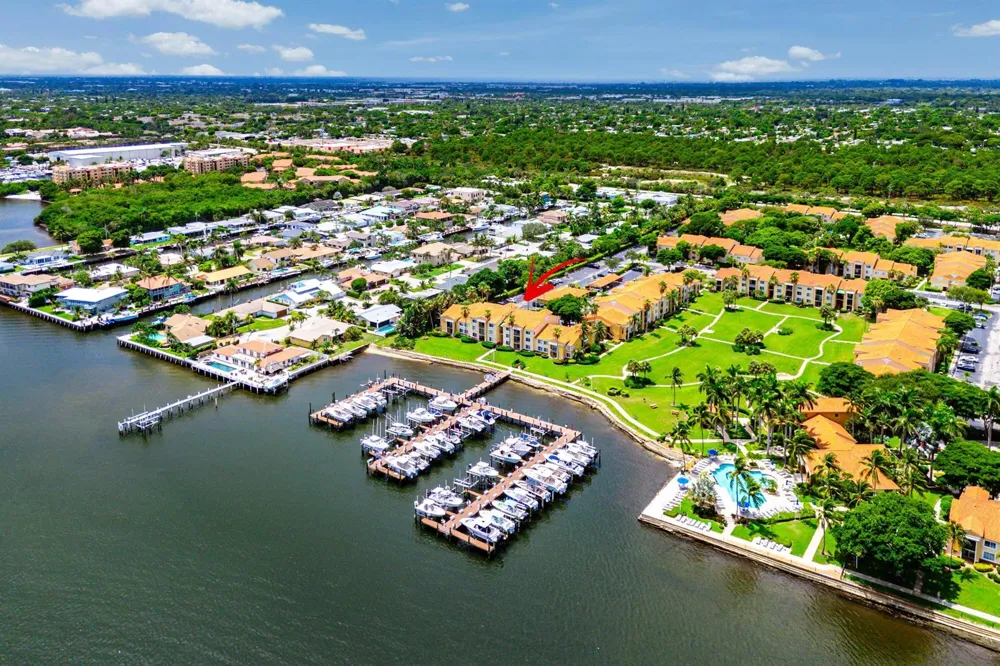 167 Yacht Club Way #205 Hypoluxo, FL 33462