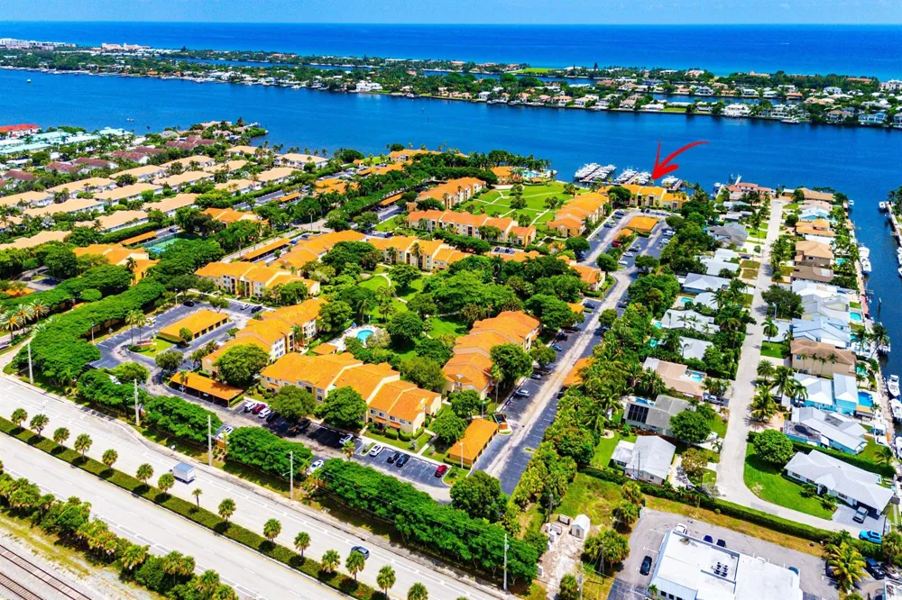 167 Yacht Club Way #205 Hypoluxo, FL 33462