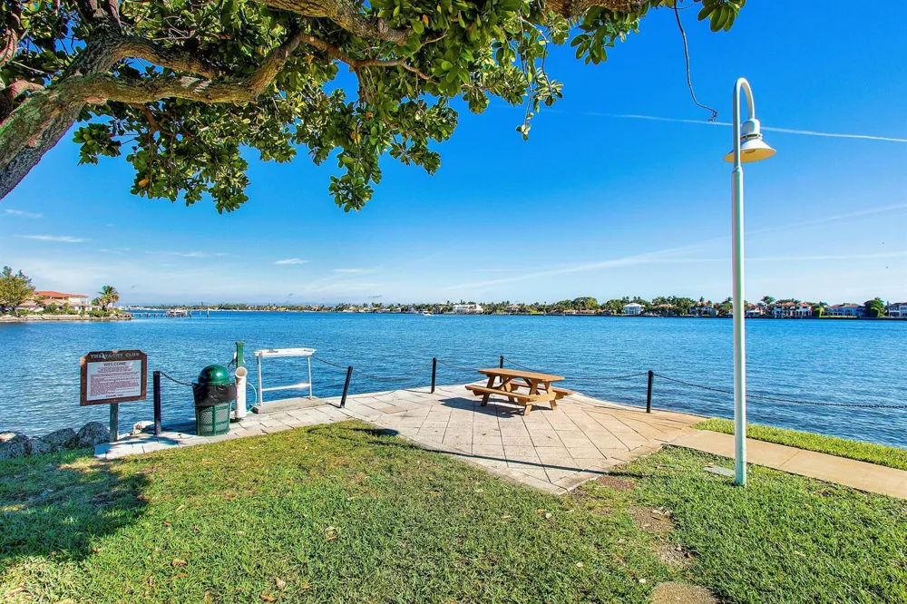 167 Yacht Club Way #205 Hypoluxo, FL 33462
