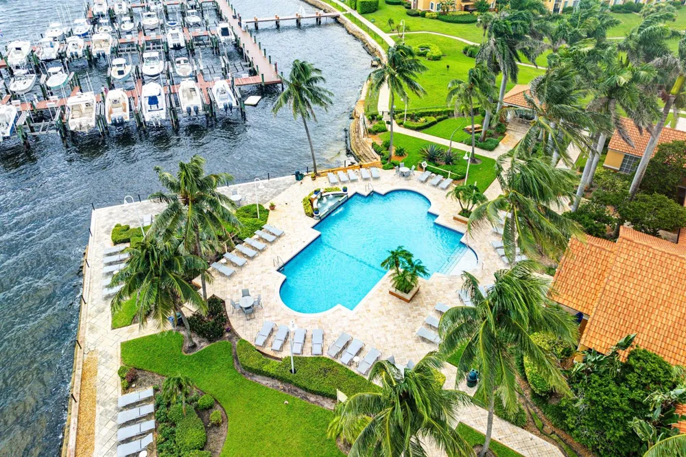 167 Yacht Club Way #205 Hypoluxo, FL 33462