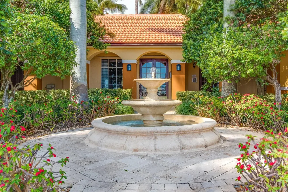 167 Yacht Club Way #205 Hypoluxo, FL 33462