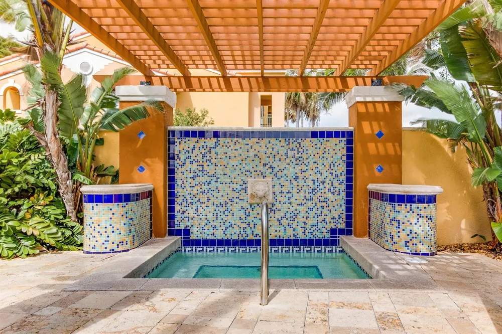 167 Yacht Club Way #205 Hypoluxo, FL 33462