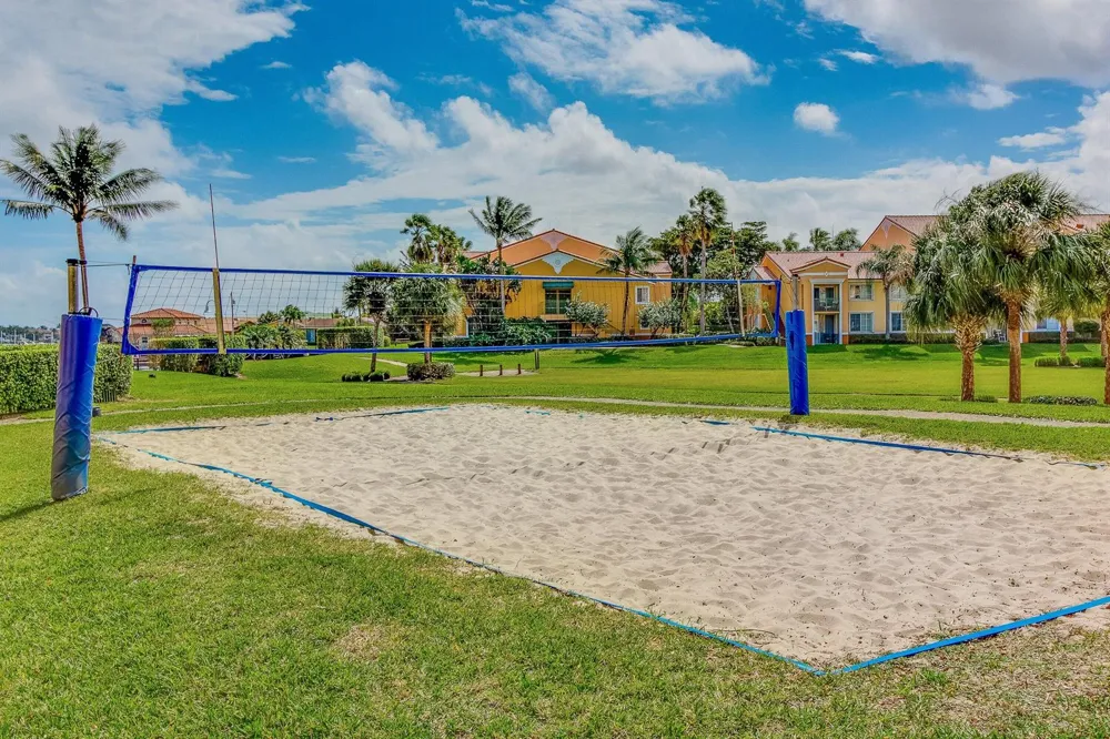 167 Yacht Club Way #205 Hypoluxo, FL 33462