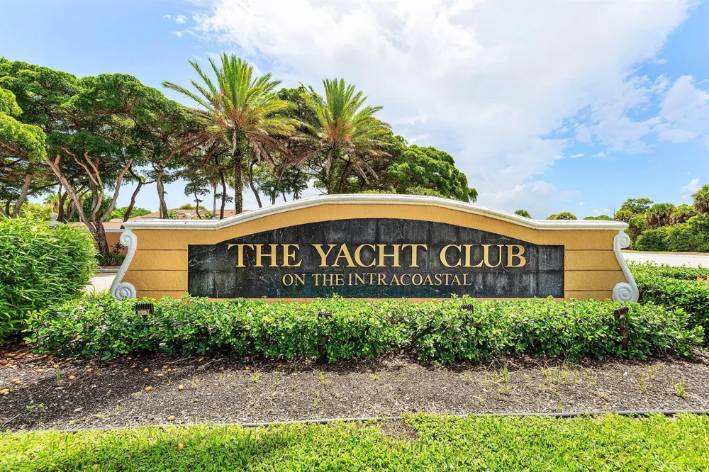 167 Yacht Club Way #205 Hypoluxo, FL 33462