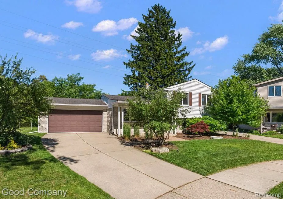 3026 Linwood Court Royal Oak City, MI 48073