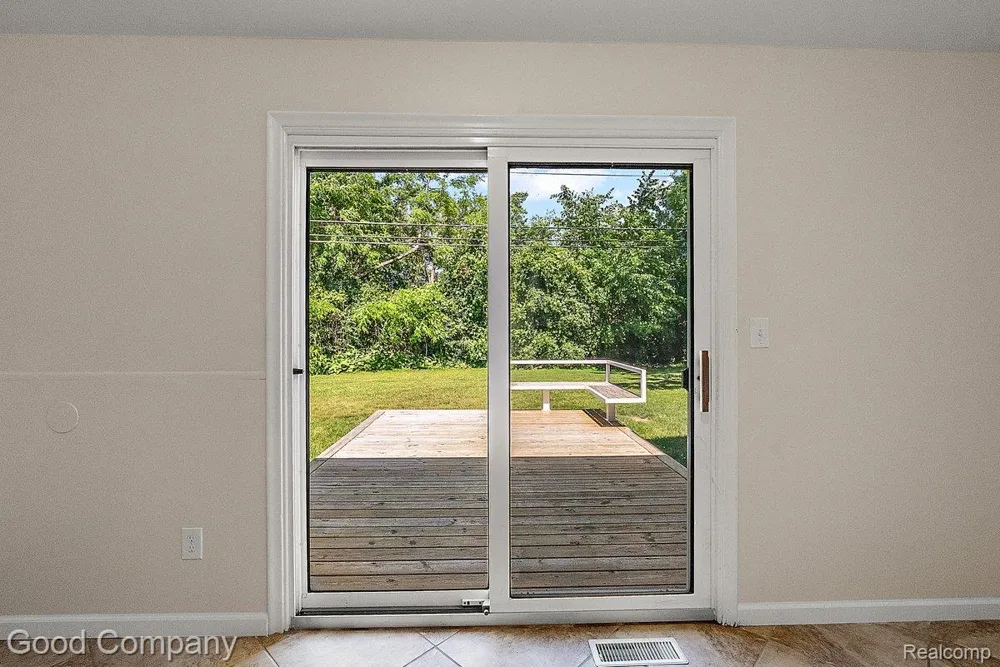 3026 Linwood Court Royal Oak City, MI 48073