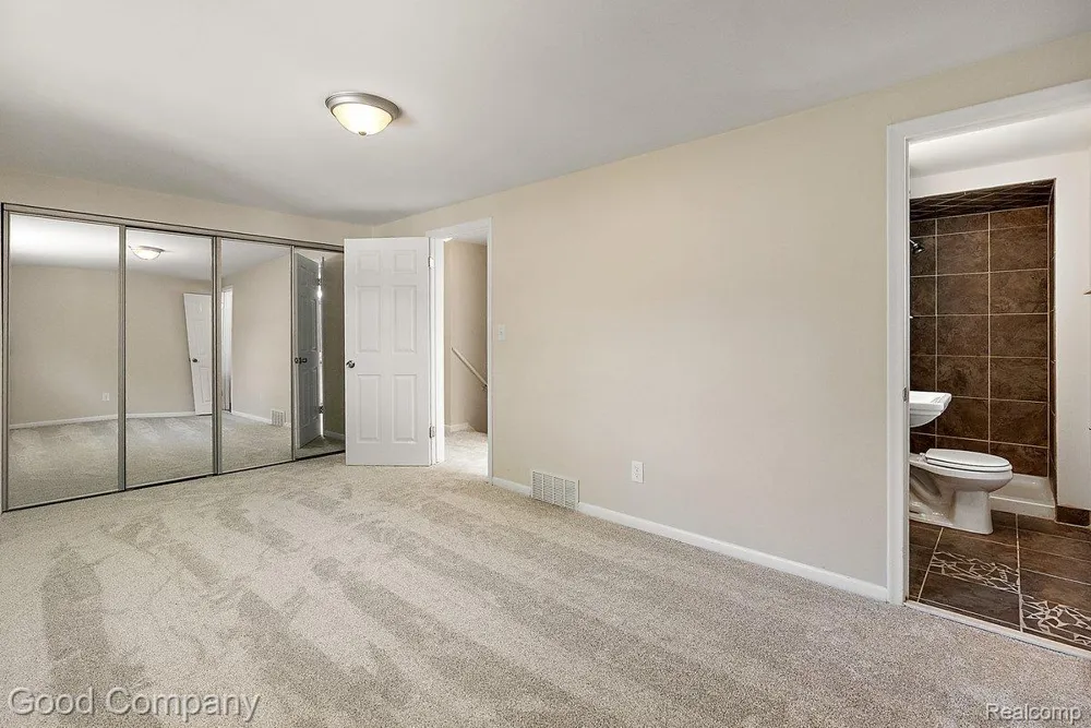 3026 Linwood Court Royal Oak City, MI 48073