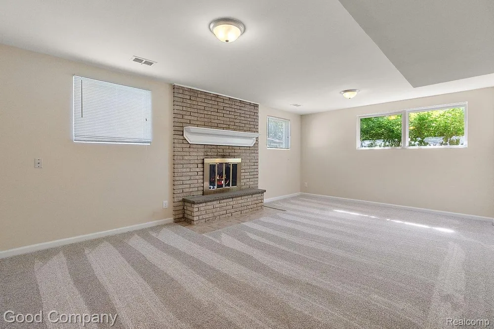 3026 Linwood Court Royal Oak City, MI 48073