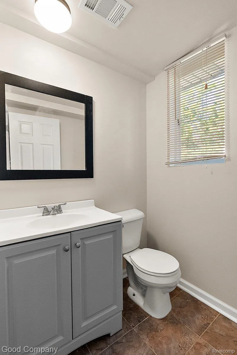 3026 Linwood Court Royal Oak City, MI 48073