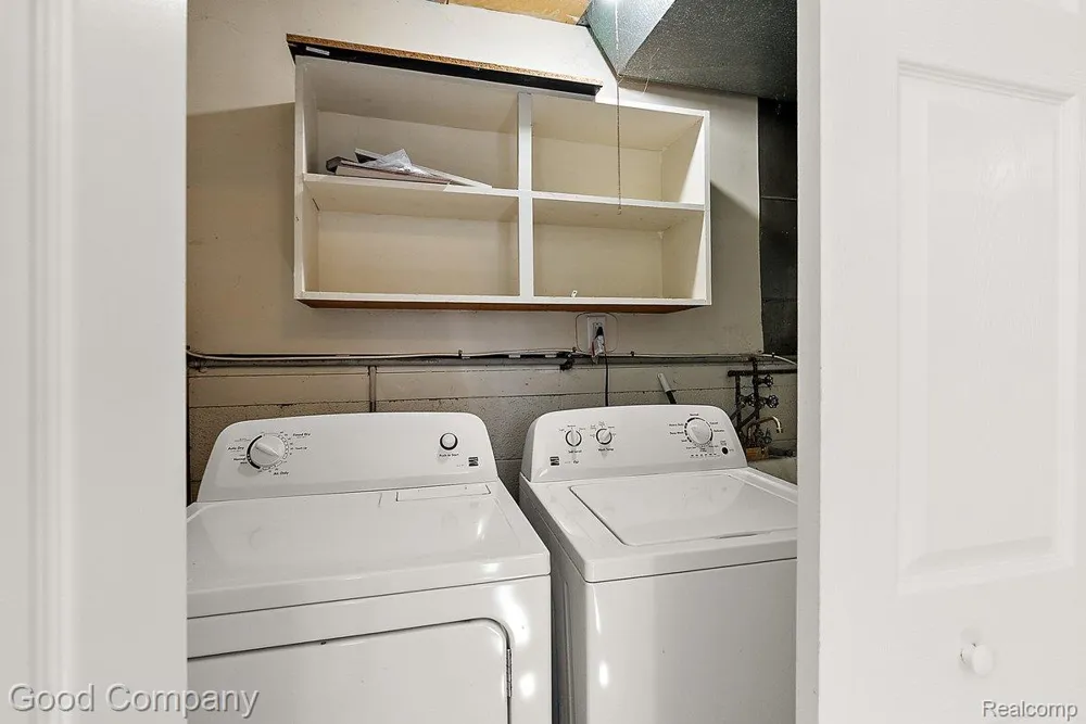 3026 Linwood Court Royal Oak City, MI 48073