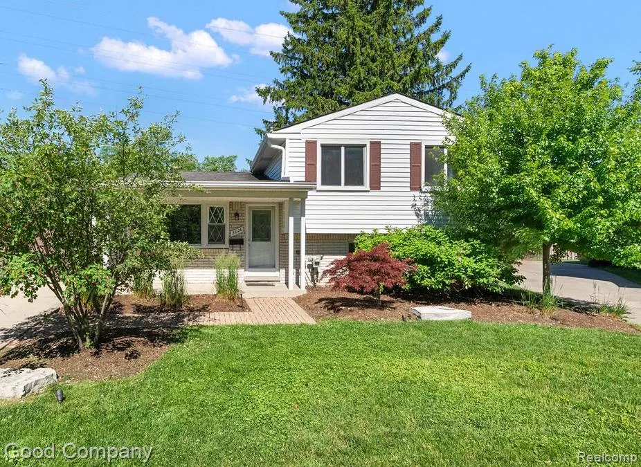 3026 Linwood Court Royal Oak City, MI 48073