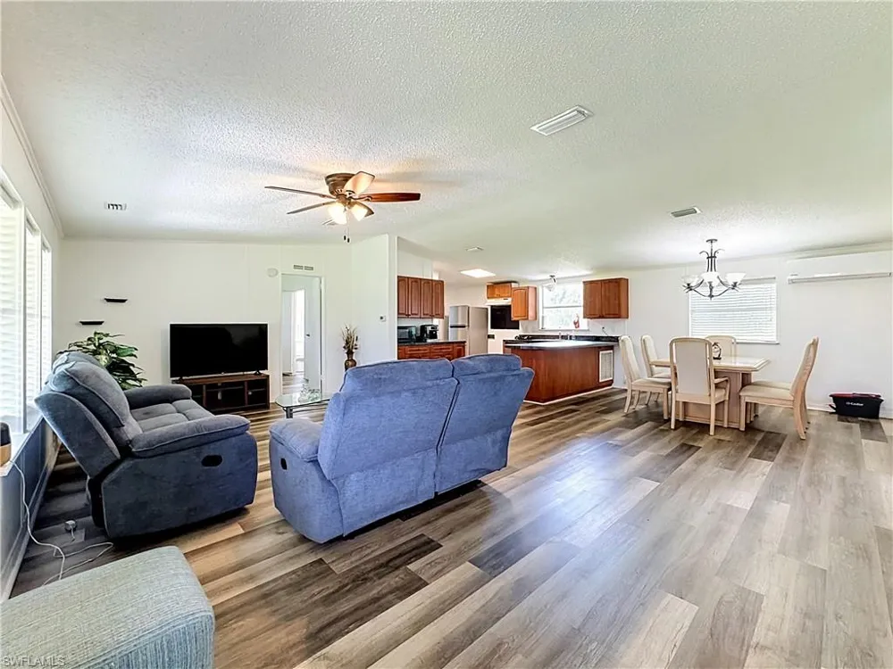19910 E STATE ROAD 64 Bradenton Beach, FL 34212