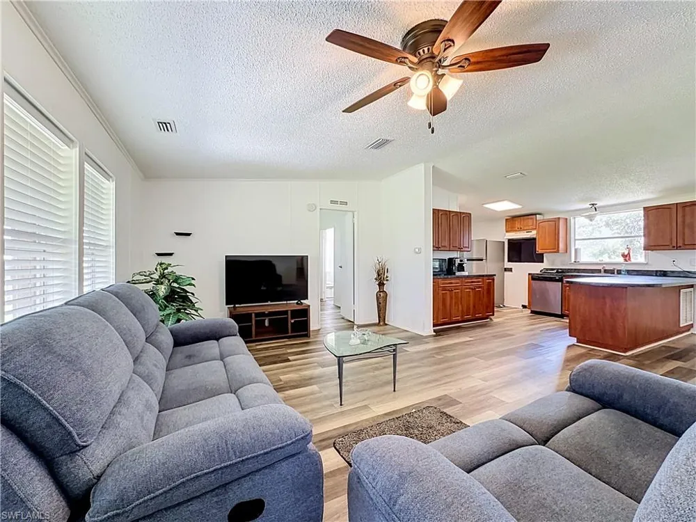 19910 E STATE ROAD 64 Bradenton Beach, FL 34212
