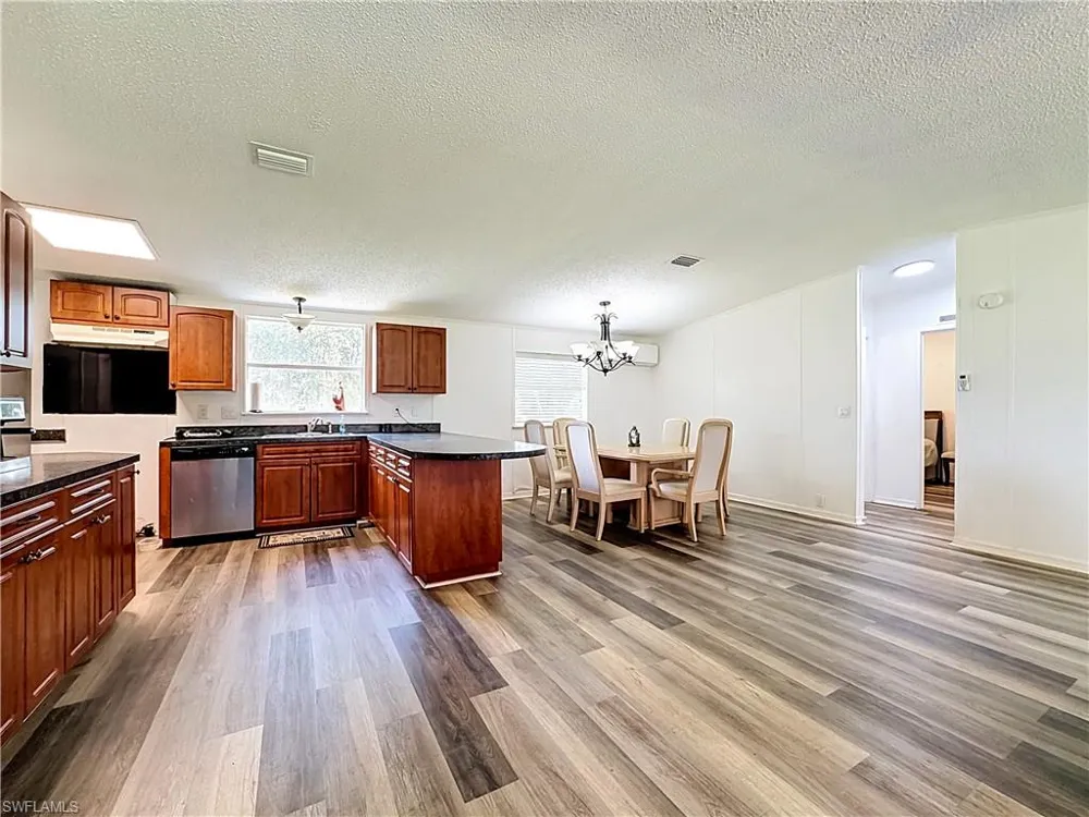 19910 E STATE ROAD 64 Bradenton Beach, FL 34212