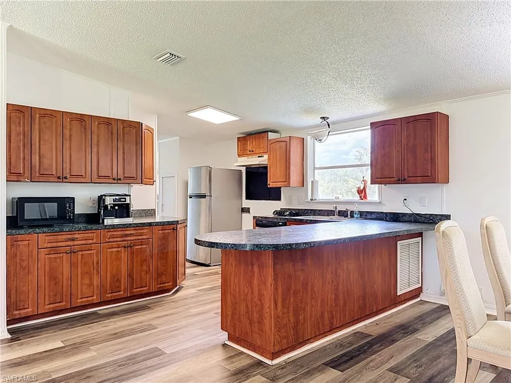 19910 E STATE ROAD 64 Bradenton Beach, FL 34212