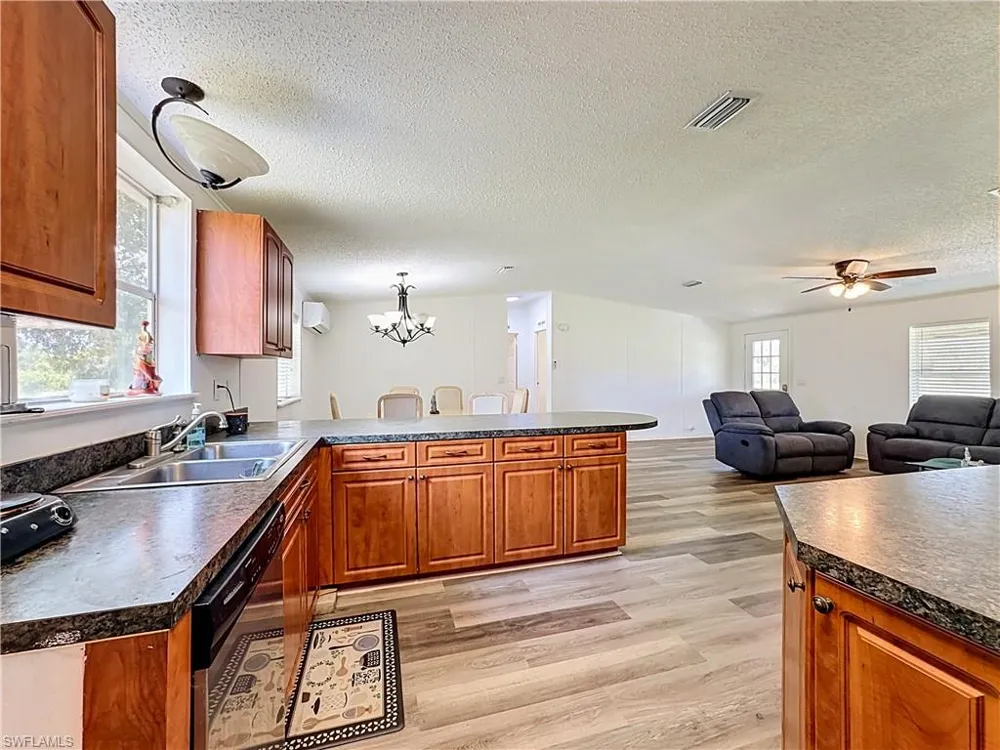 19910 E STATE ROAD 64 Bradenton Beach, FL 34212