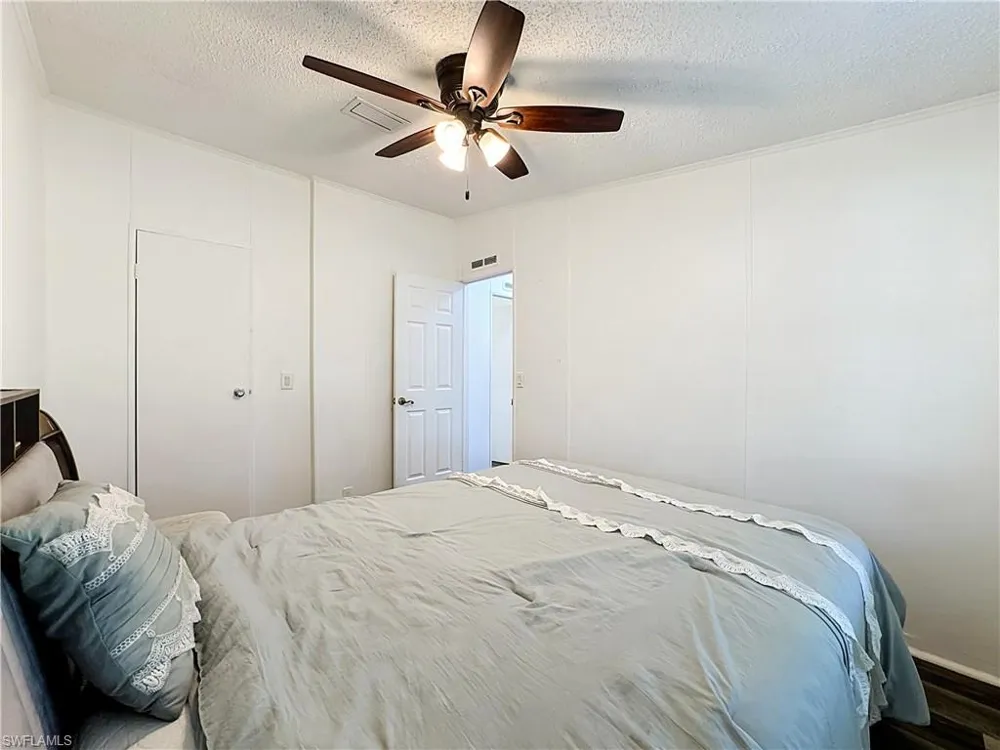 19910 E STATE ROAD 64 Bradenton Beach, FL 34212