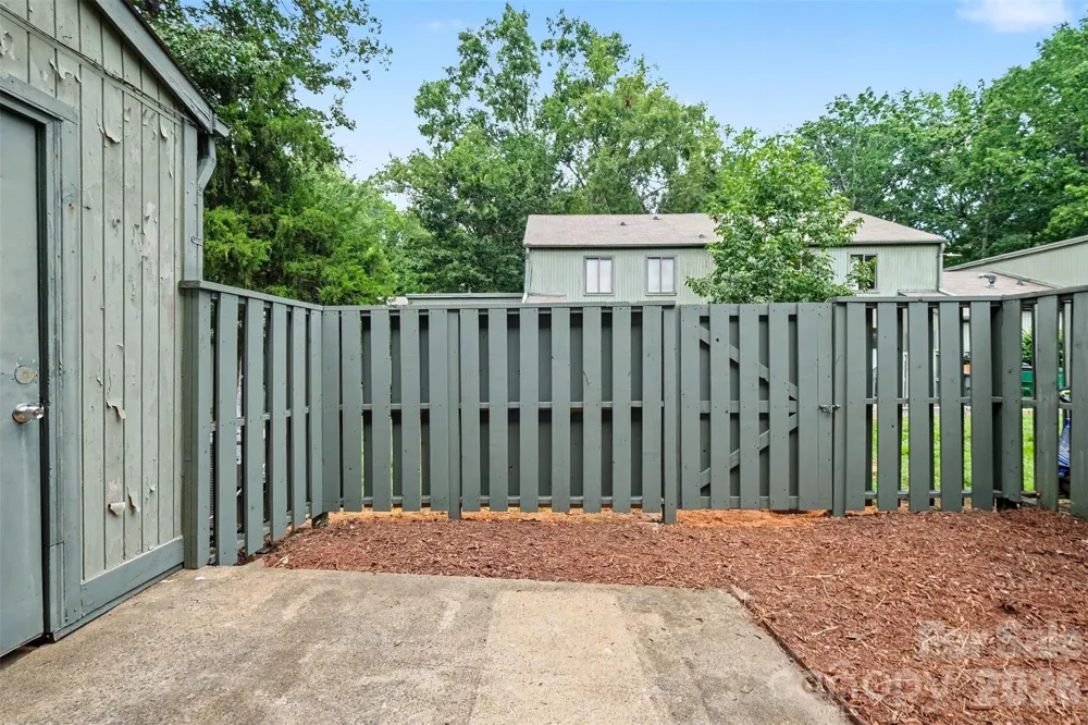6144 Bent Tree Court Charlotte, NC 28212