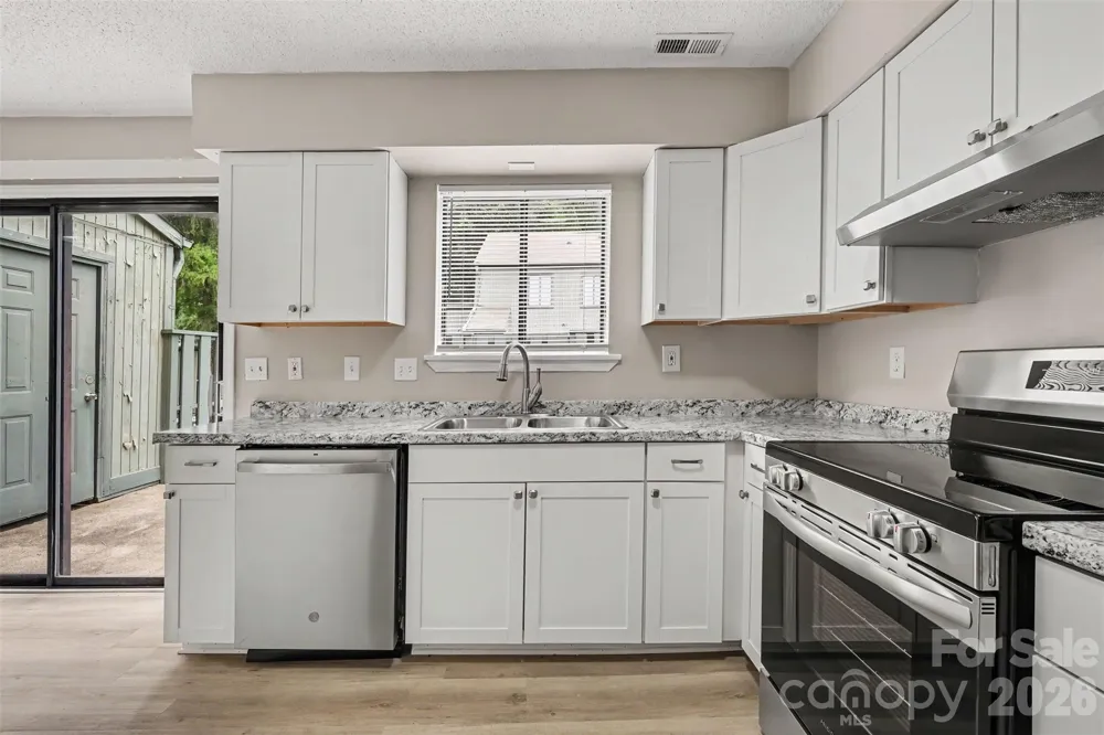 6144 Bent Tree Court Charlotte, NC 28212