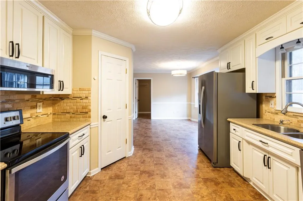 184 Wildflower Drive Social Circle, GA 30025
