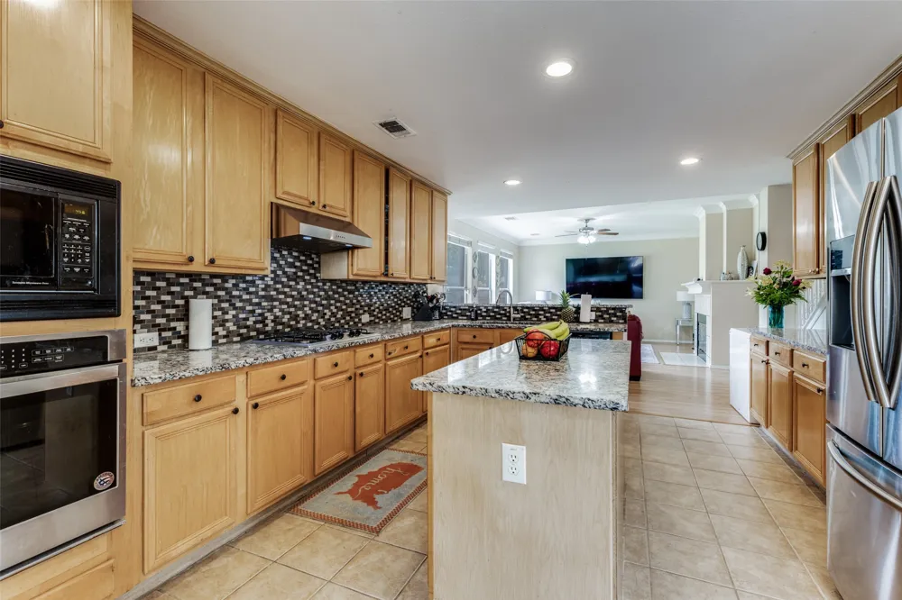 3926 Rolling Oaks Drive Carrollton, TX 75007