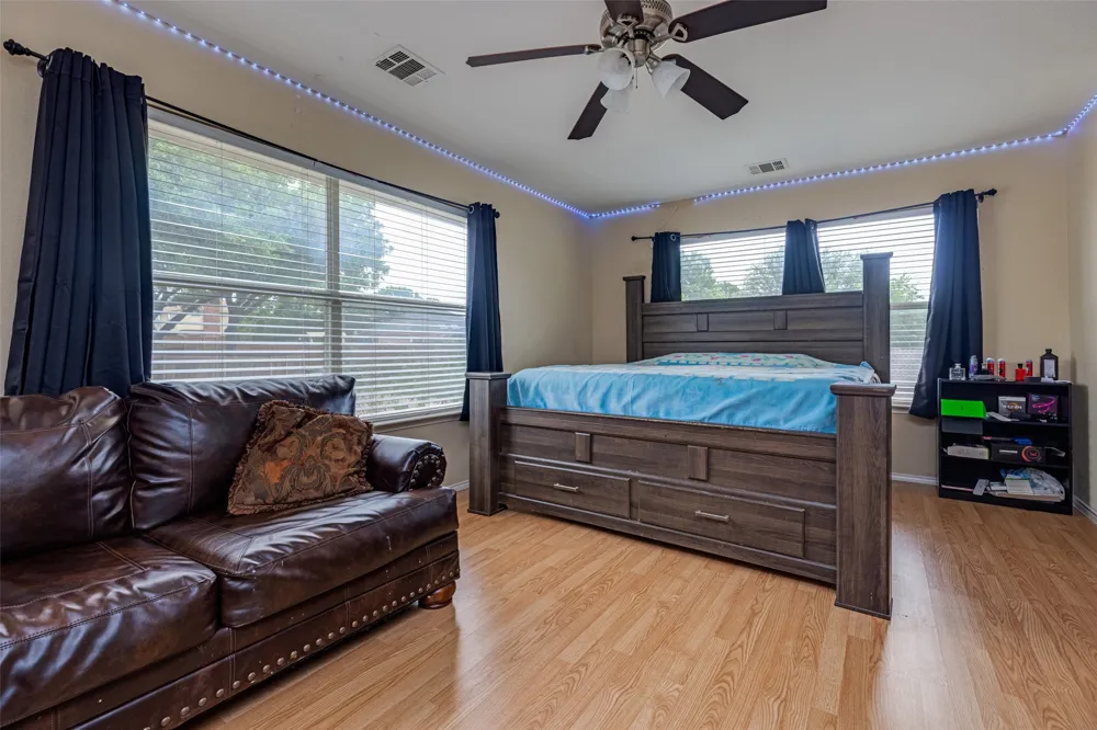 3926 Rolling Oaks Drive Carrollton, TX 75007