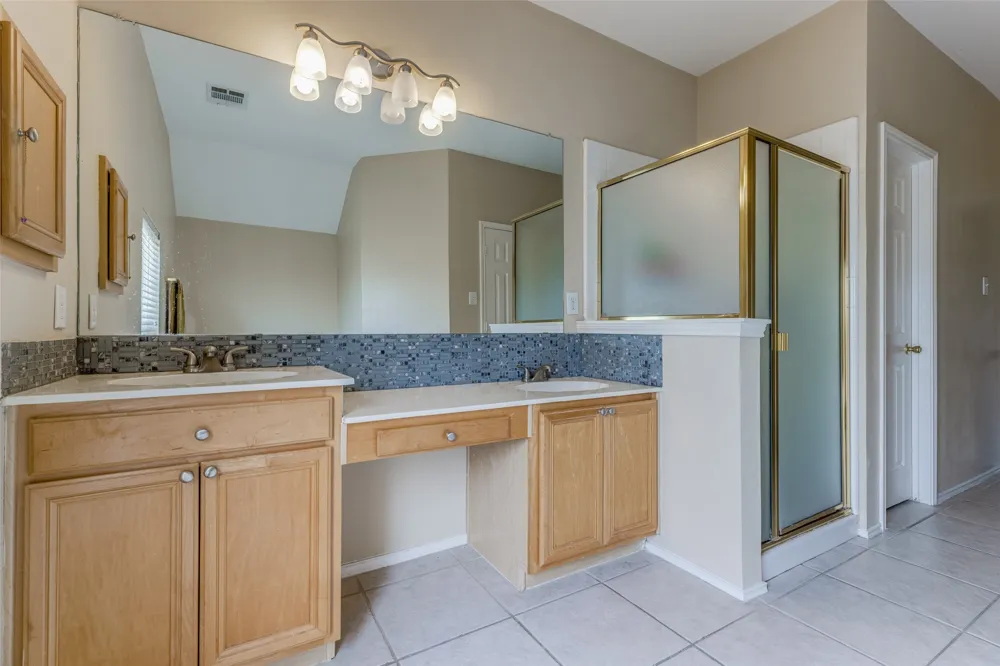3926 Rolling Oaks Drive Carrollton, TX 75007