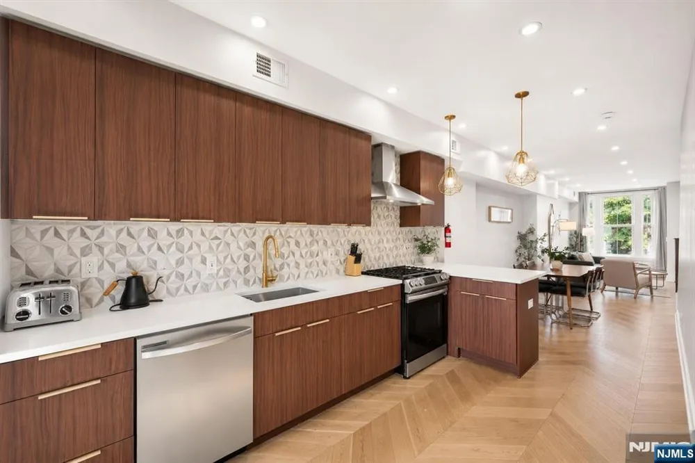 522 Martin Luther King Drive Jersey City, NJ 07304