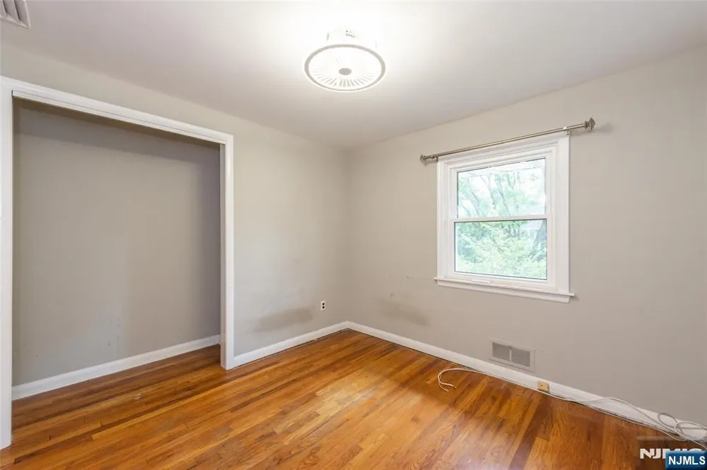 23 Urma Place Bloomfield, NJ 07003