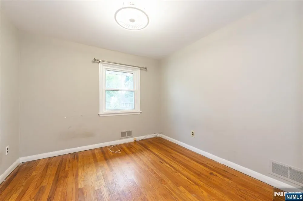 23 Urma Place Bloomfield, NJ 07003