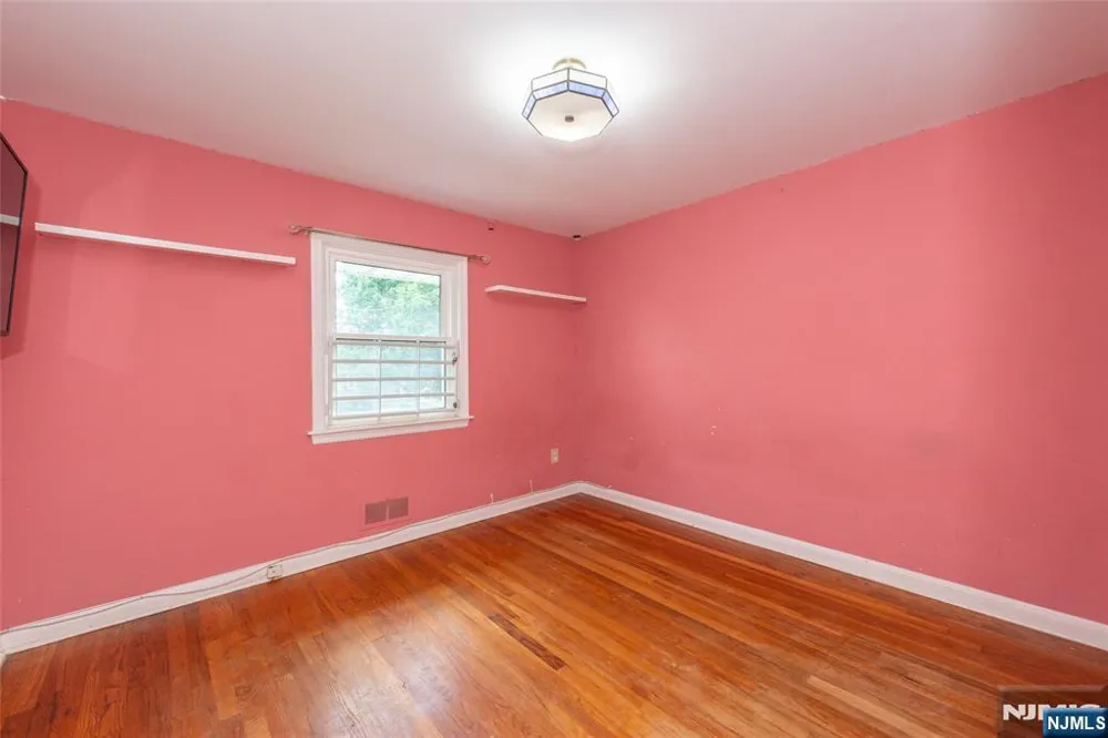 23 Urma Place Bloomfield, NJ 07003