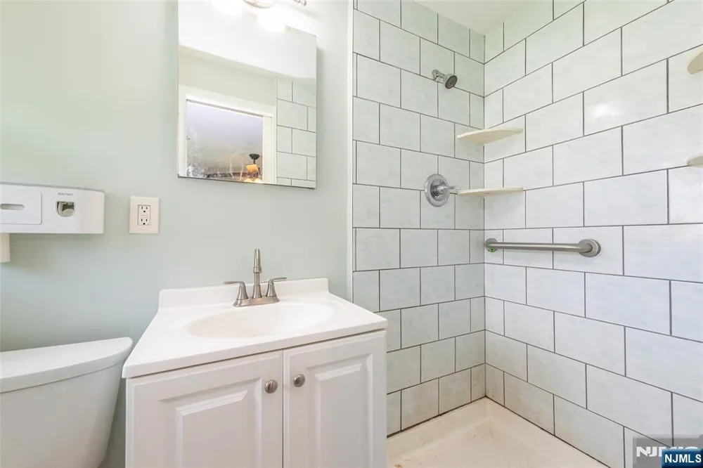 23 Urma Place Bloomfield, NJ 07003