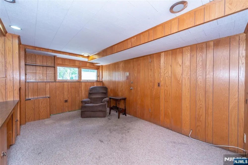 23 Urma Place Bloomfield, NJ 07003