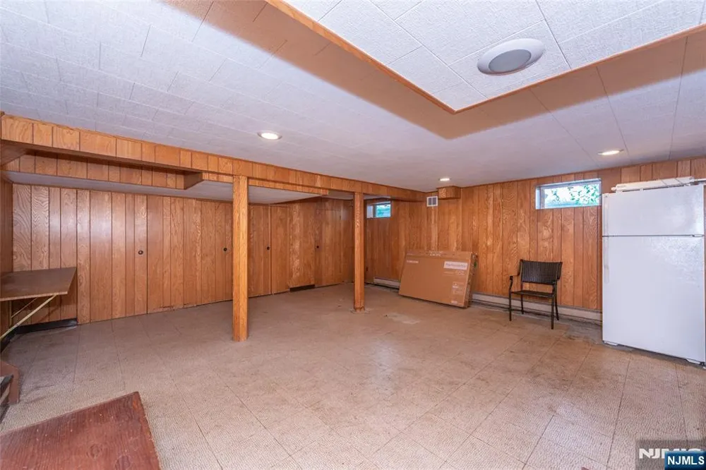 23 Urma Place Bloomfield, NJ 07003