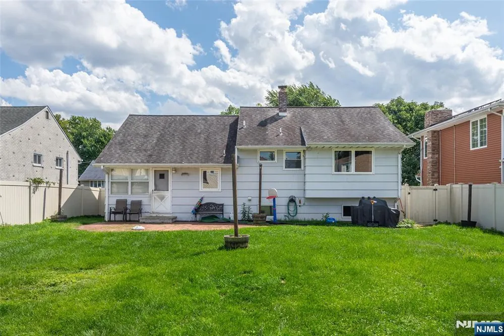 23 Urma Place Bloomfield, NJ 07003