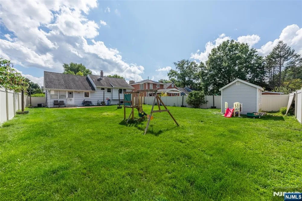 23 Urma Place Bloomfield, NJ 07003