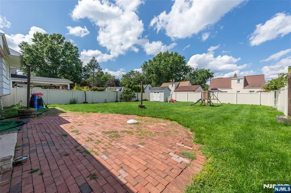 23 Urma Place Bloomfield, NJ 07003