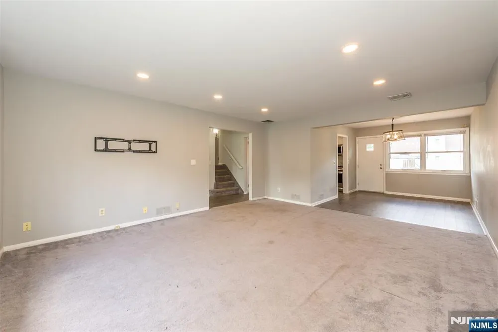 23 Urma Place Bloomfield, NJ 07003