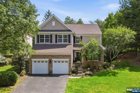 2 Stone Ridge Court