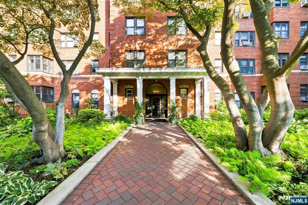 100 Prospect Avenue 4C Hackensack, NJ 07601
