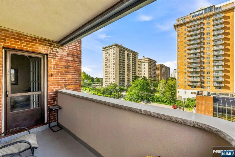 100 Prospect Avenue 4C Hackensack, NJ 07601