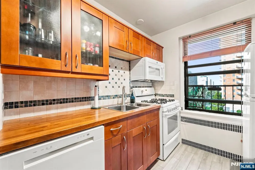 100 Prospect Avenue 4C Hackensack, NJ 07601