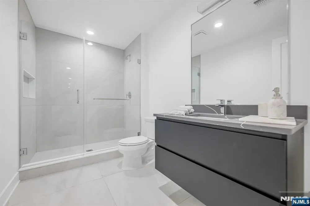 23 Feldman Court Paramus, NJ 07652