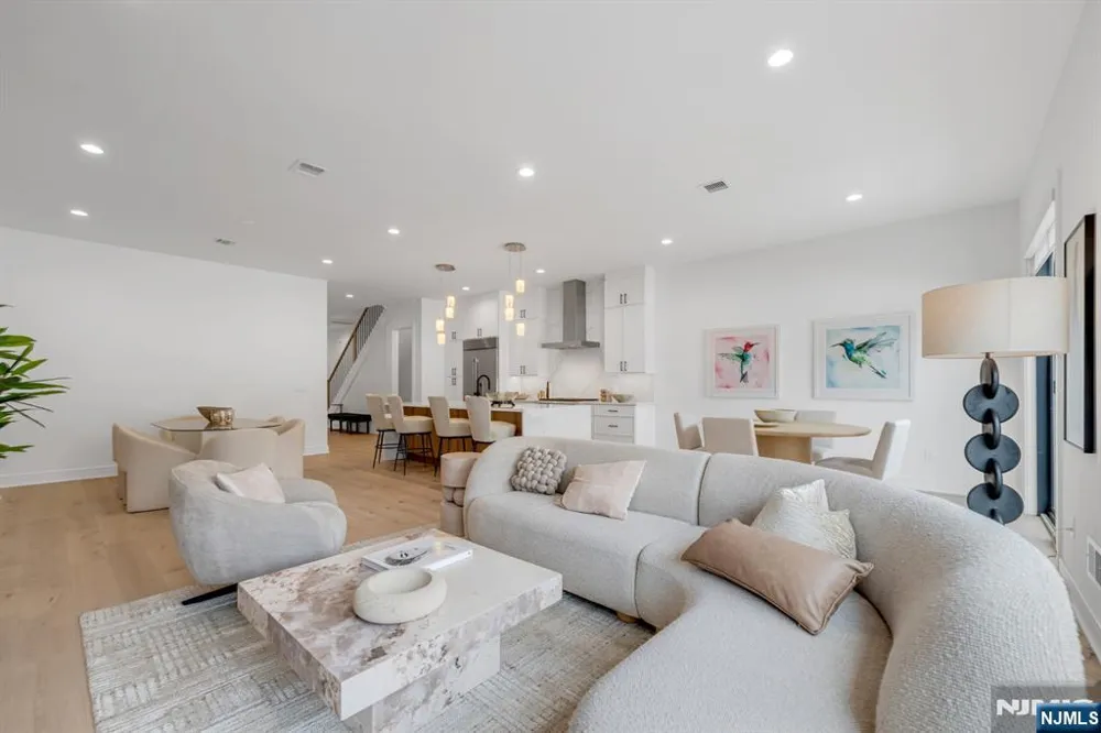 23 Feldman Court Paramus, NJ 07652