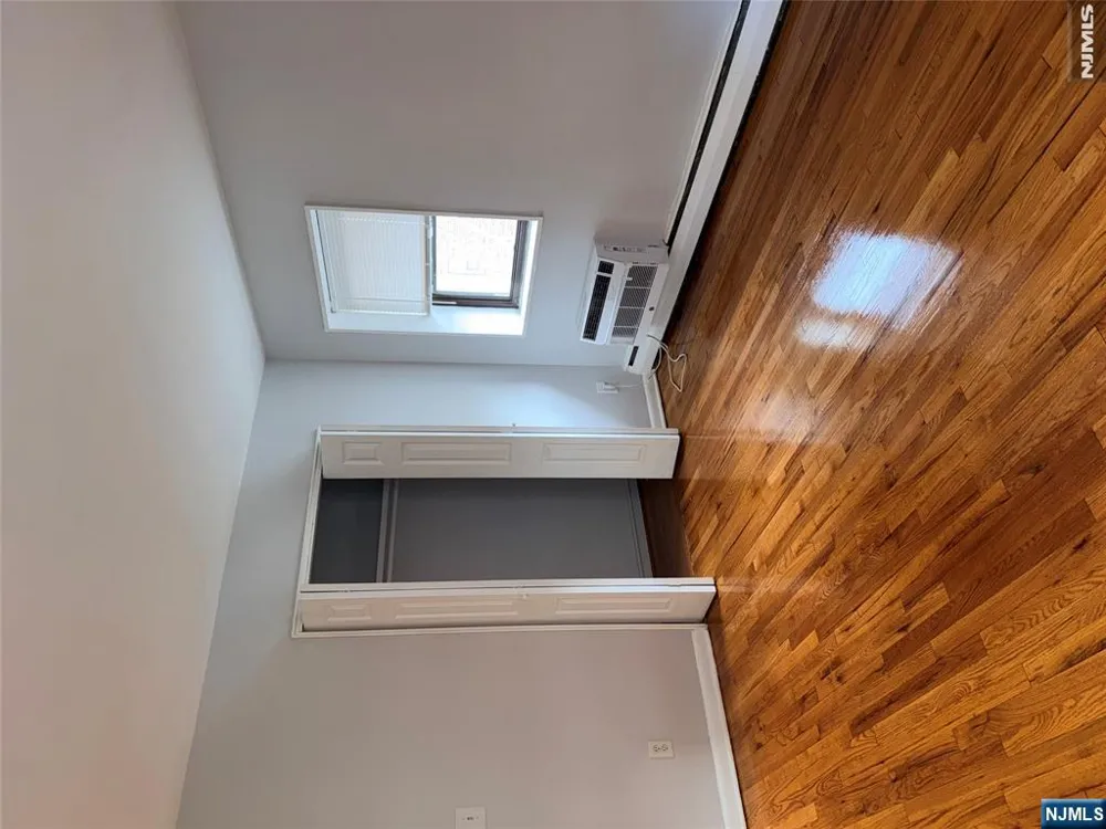 220 Prospect Avenue 3D Hackensack, NJ 07601