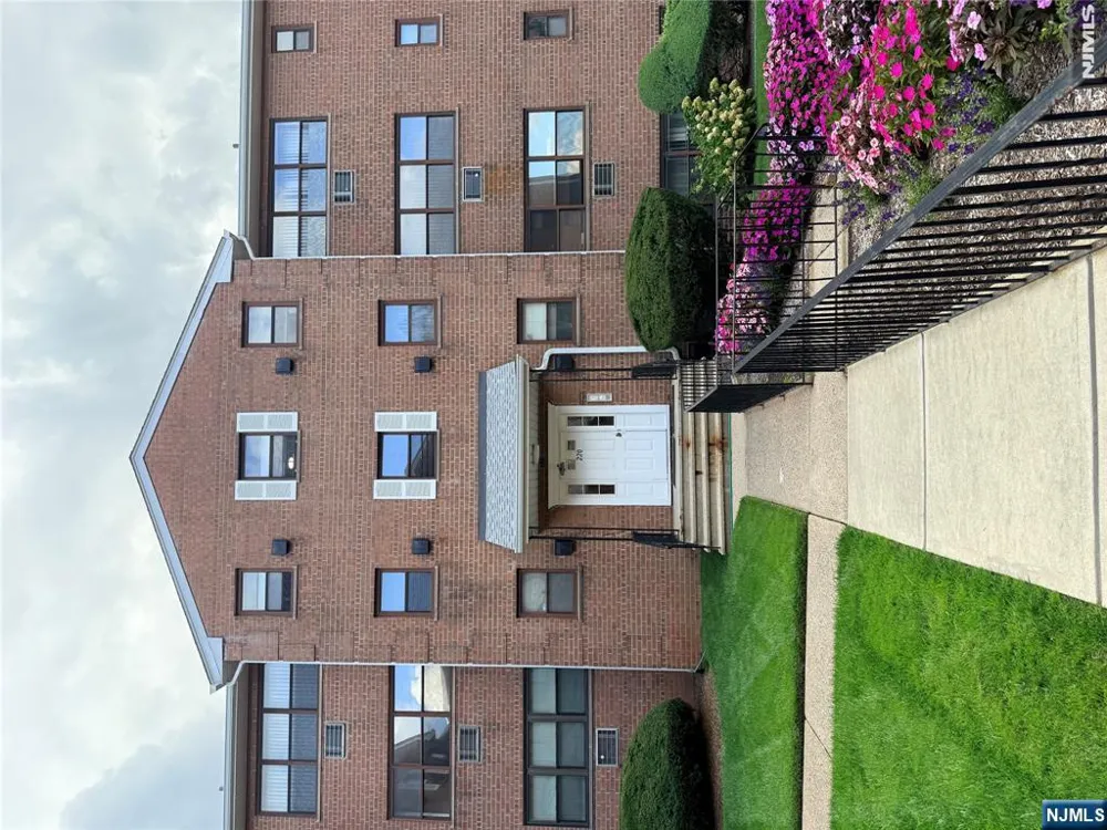 220 Prospect Avenue 3D Hackensack, NJ 07601