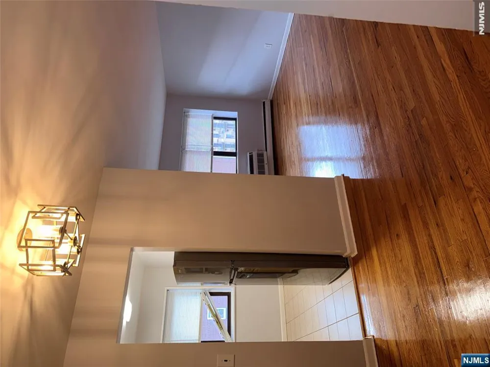 220 Prospect Avenue 3D Hackensack, NJ 07601