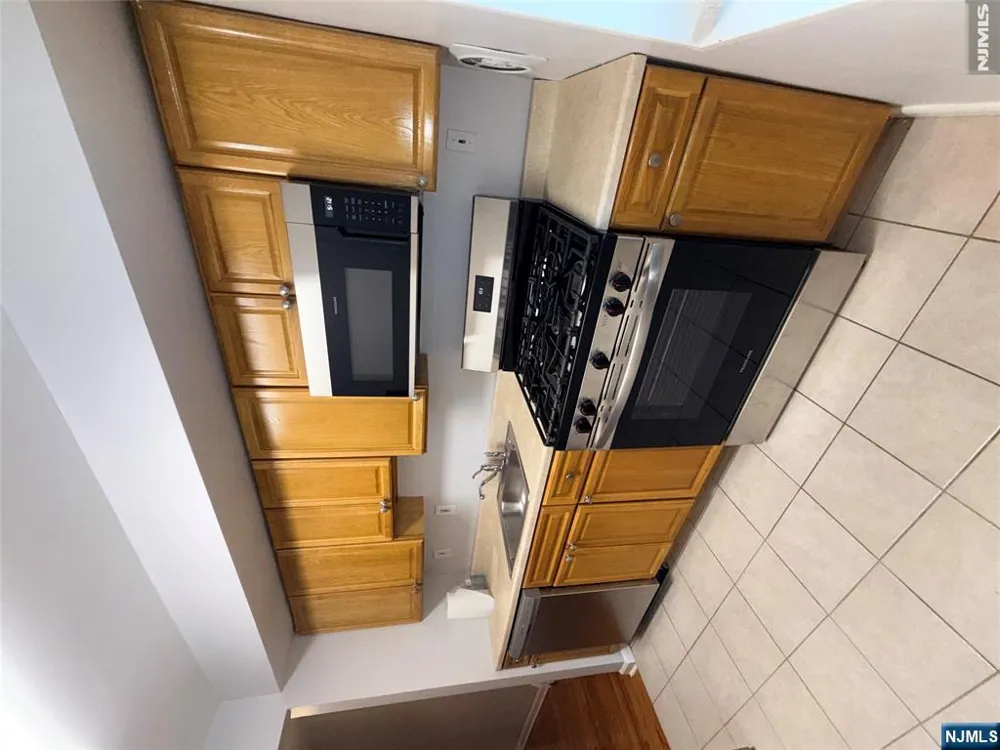 220 Prospect Avenue 3D Hackensack, NJ 07601