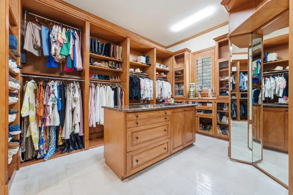 6 Waterford Oaks Lane Kemah, TX 77565